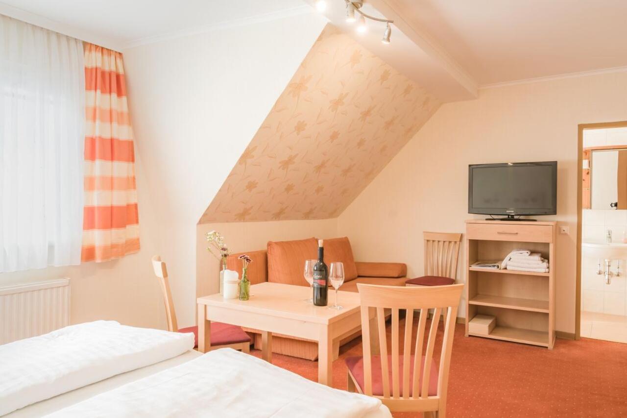 Haus Kranixfeld-Fischl Hotel Mörbisch am See Екстериор снимка