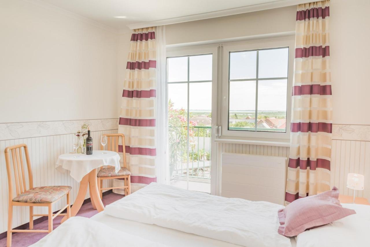 Haus Kranixfeld-Fischl Hotel Mörbisch am See Екстериор снимка